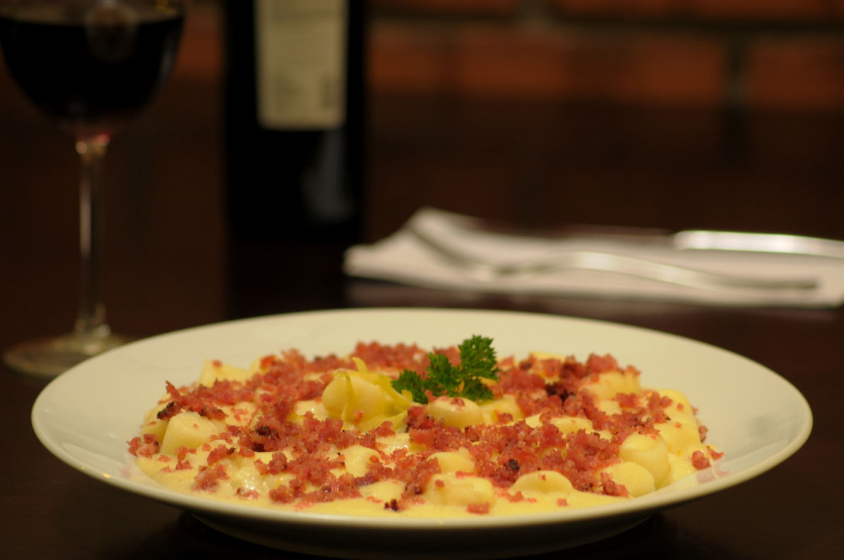 Gnocchi di Damasco com Linguiça Blumenau