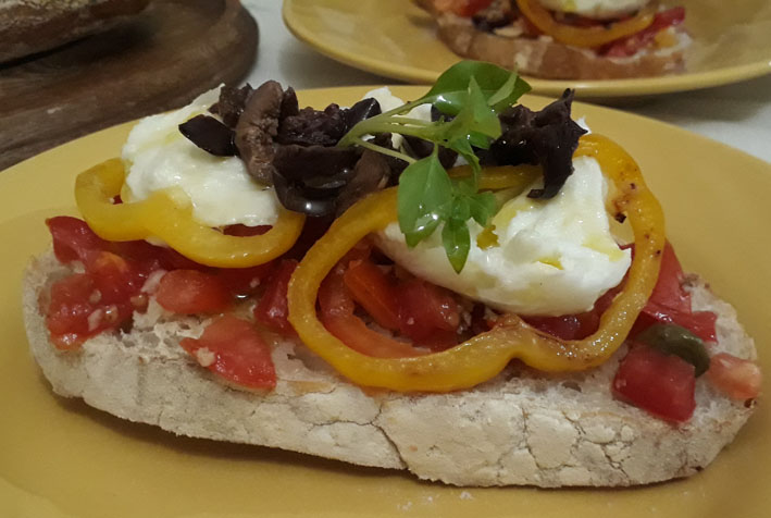 Bruschetta Caprese e mozzarella de Búfala