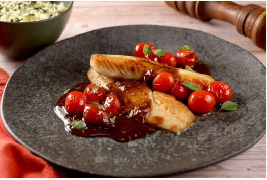 Filé de Peixe com Molho de Tomatinhos e Vinagre Balsâmico