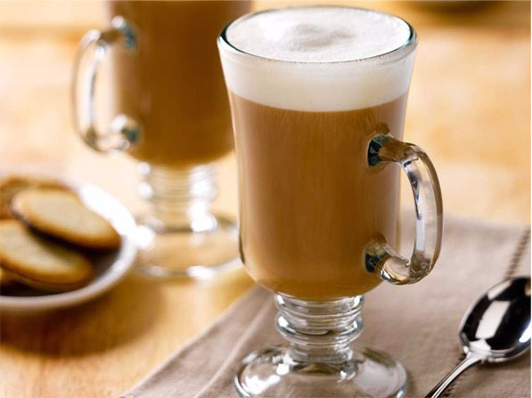 Chocolate quente com café e avelã