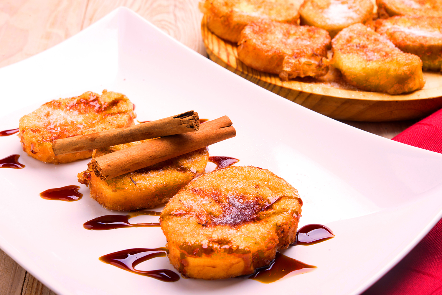 Rabanada de Panetone com Calda de Vinho do Porto