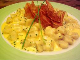 Gnocchi de Batata doce com Creme de Parmesão