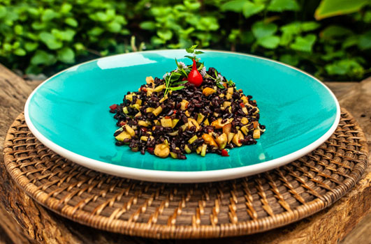 Arroz Negro com Manga Verde