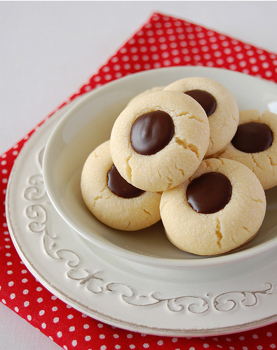 Biscoitinhos recheados de chocolate