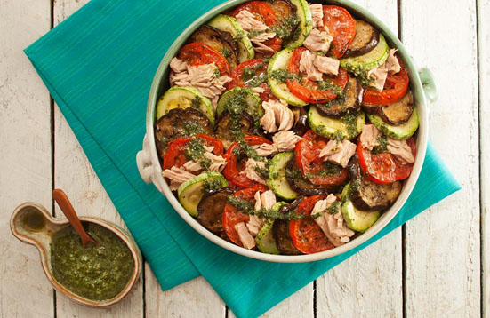 Ratatouille com atum e pesto