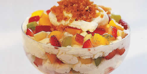 Frutas com creme de iogurte