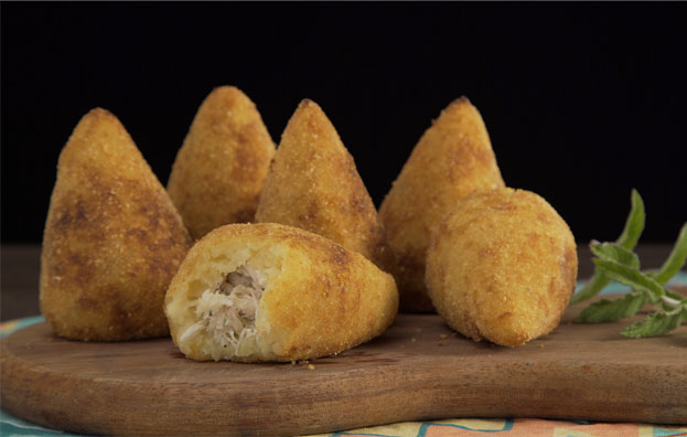 Coxinha com massa de batata doce