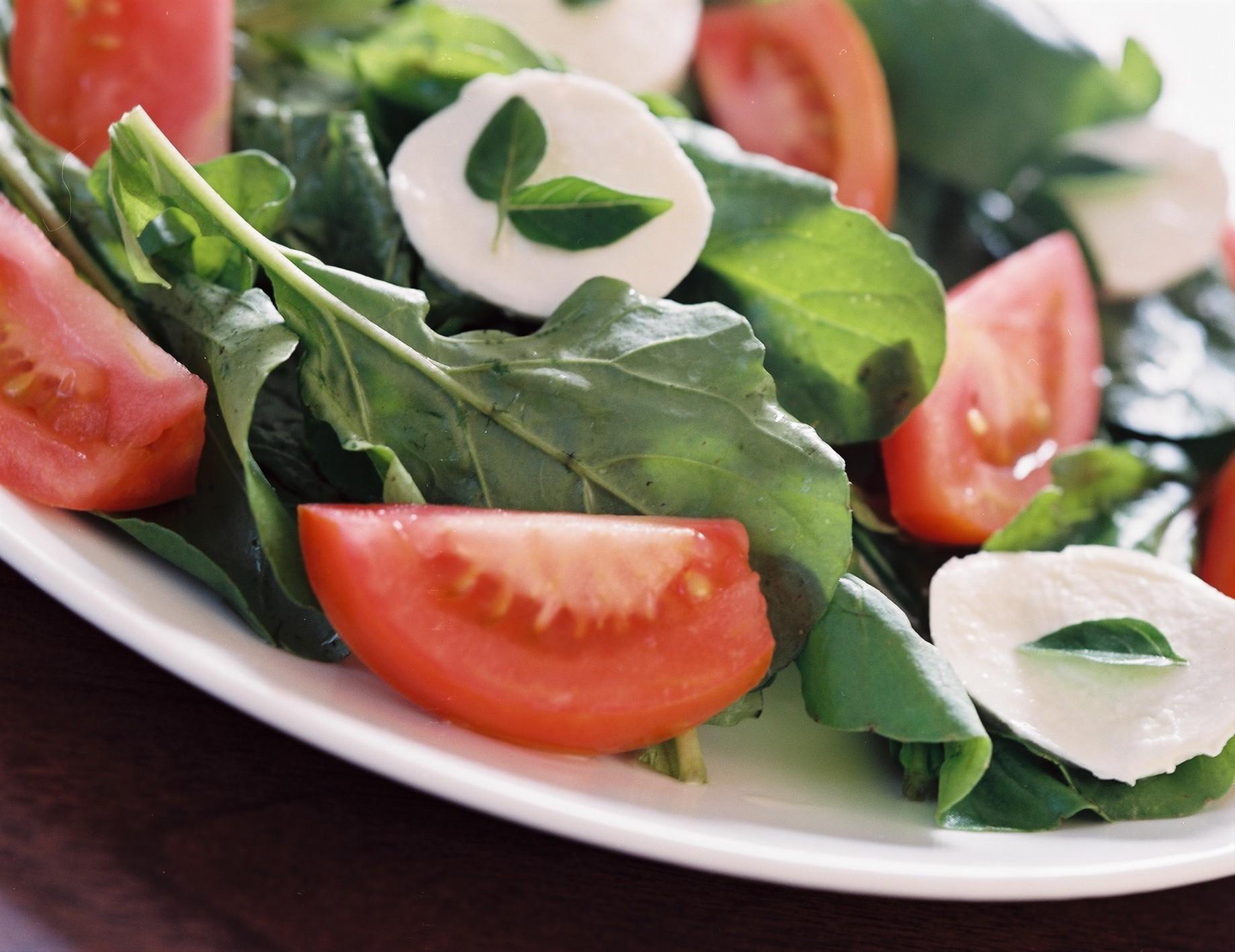 Salada de Manjericão - Família Burger