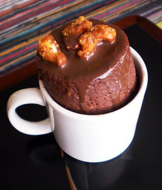 Bolo de caneca de chocolate (com canela) no microondas