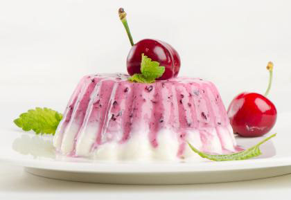 Manjar de Iogurte com cerejas frescas