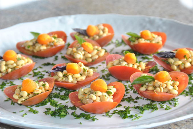Flor de Tomate com Salada de Soja do Aguativa Golf Resort