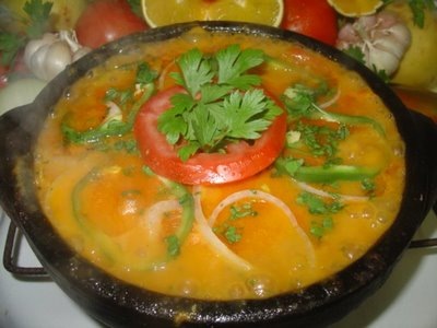 Moqueca de peixe com camarão