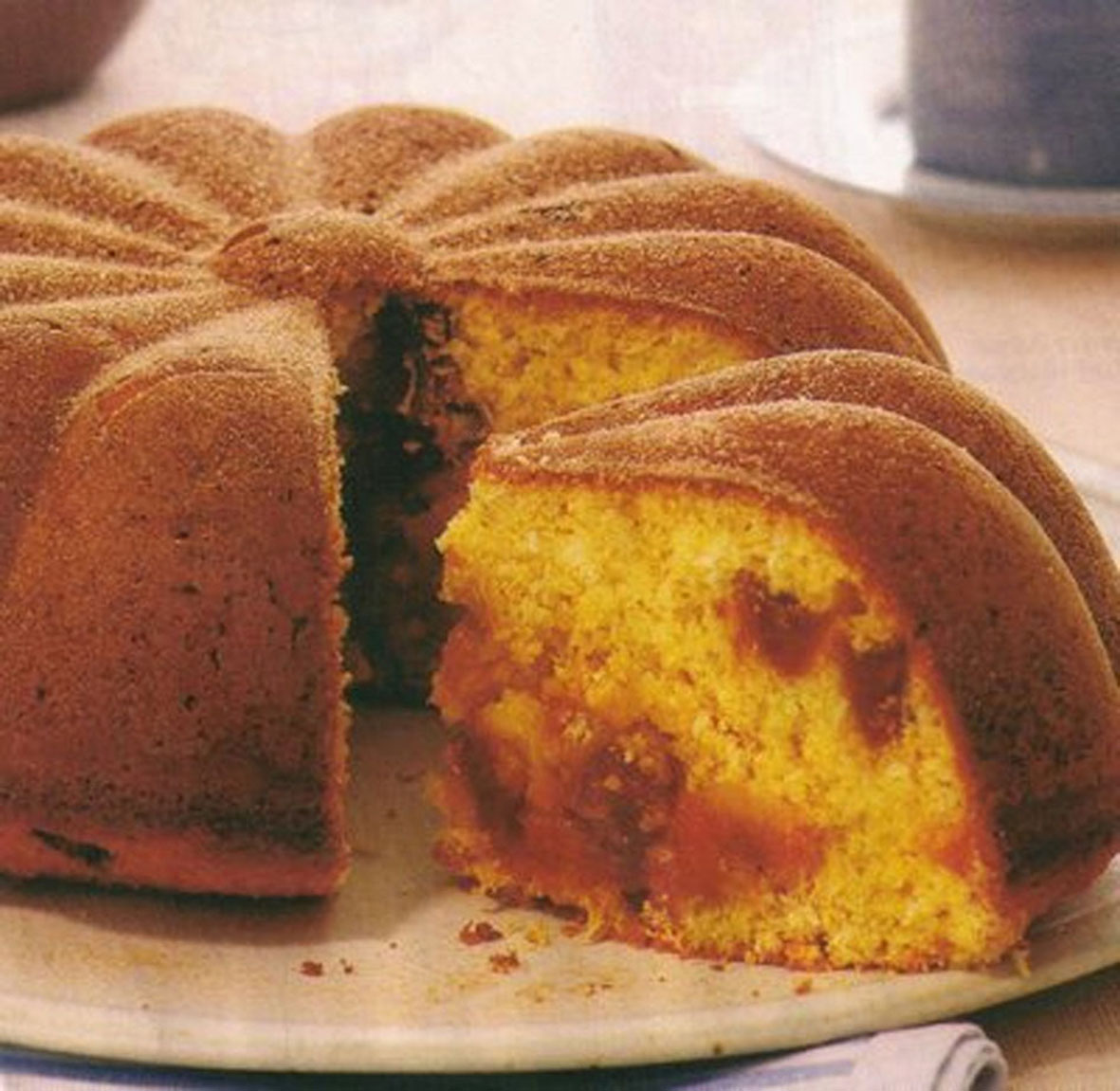 Bolo de Fubá com Goiabada e Queijo