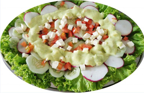 Salada colorida ao molho de Catupiry e Hortelã