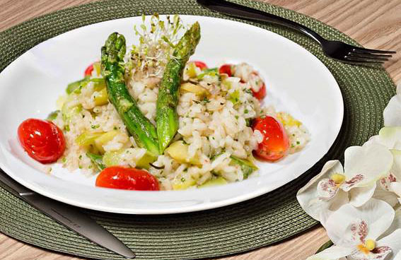 Risoto de quinoa com aspargo