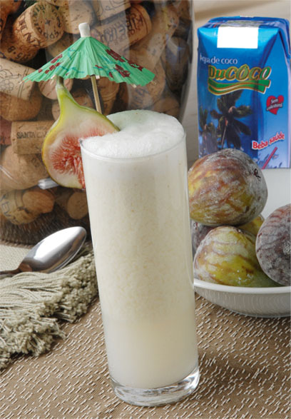 Smoothie de Água de Coco com Figos Frescos e Sorvete de Coco