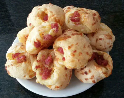 Pão de queijo com Linguiça Blumenau